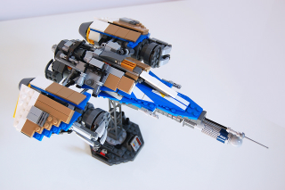 Illustration for article titled Destiny Arcadia-Class Jumpship In Lego